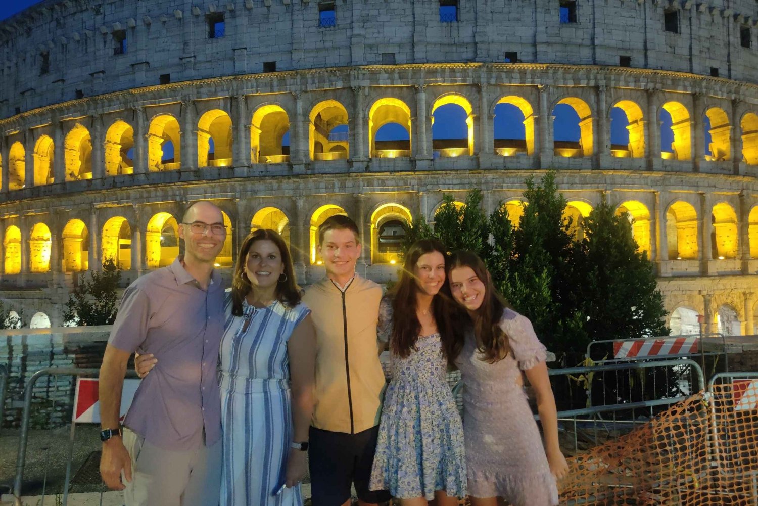 Elegant Rome by night tour and dinner in a local restaurant
