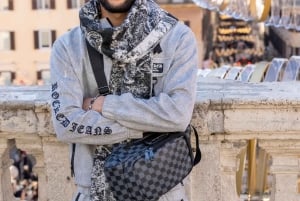 Enjoy your photos alone in Rome