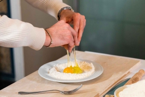 Fettuccine e tiramisù: lezione di cucina con vino e limoncello