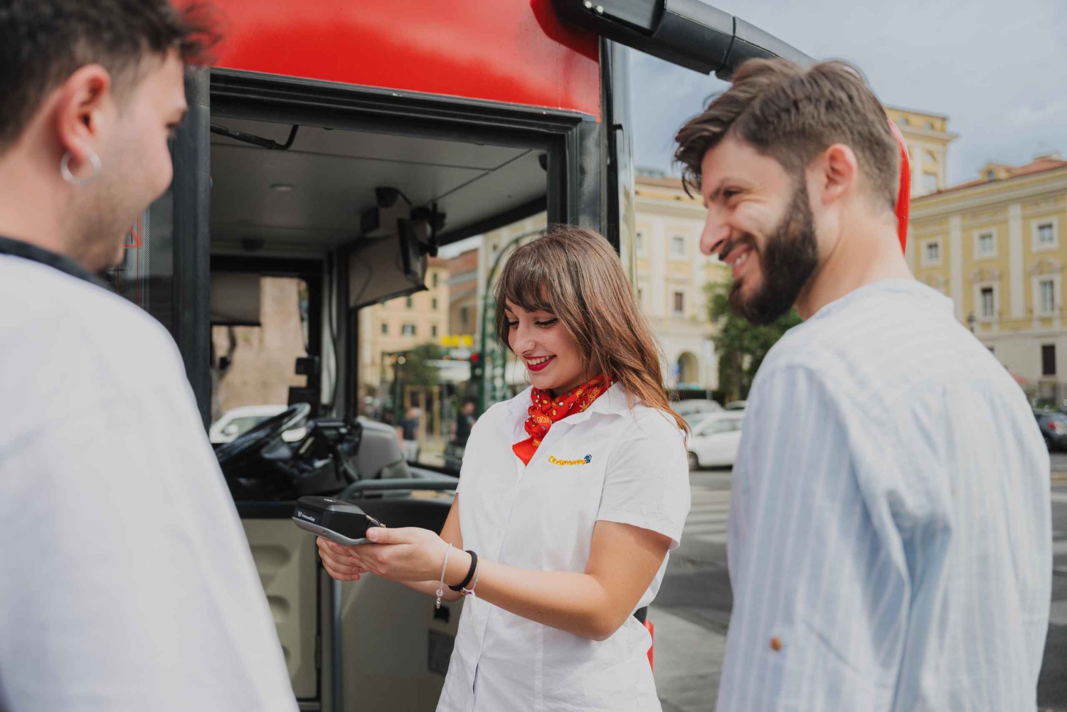 En bus à arrêts à arrêts multiples : visite en arrêts multiples de Rome et transfert en bus