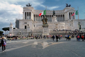 En bus à arrêts à arrêts multiples : visite en arrêts multiples de Rome et transfert en bus