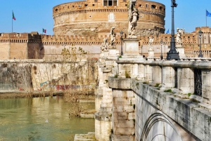En bus à arrêts à arrêts multiples : visite en arrêts multiples de Rome et transfert en bus