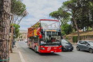 En bus à arrêts à arrêts multiples : visite en arrêts multiples de Rome et transfert en bus