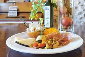 Z Rzymu: Półdniowa wycieczka po winiarni Frascati z lunchem na farmie