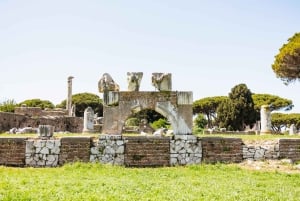 Da Roma: Ostia Antica: escursione guidata di mezza giornata in treno