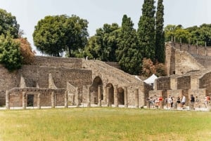 From Rome: Pompeii, Amalfi Coast and Positano Day Trip