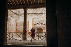 From Rome: Pompeii Tour with Archaeologist & Amalfi Coast