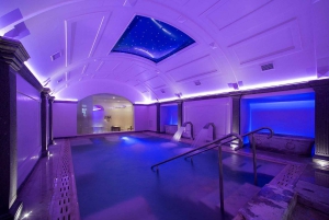 Roomasta: Lämpöiset lähteet, maatilalounas ja kyläretki