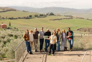 From Rome: Tuscan Medieval Towns & Winery Tour with Lunch