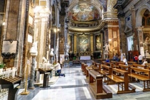 Visite guidée privée des places et fontaines historiques