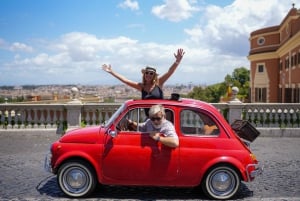 ラ・ドルチェ・ヴィータ：クラシックなフィアット 500 でローマを巡る