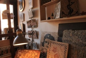 ローマのトラステヴェレ地区でのモザイク制作ワークショップ