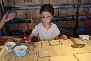 ローマのトラステヴェレ地区でのモザイク制作ワークショップ