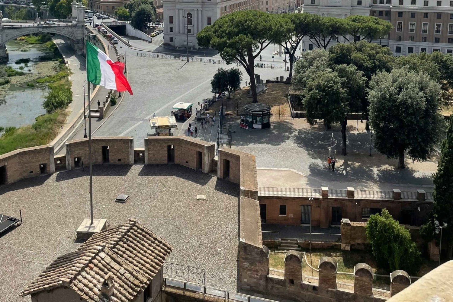 Zwiedzanie z przewodnikiem Passetto di Borgo i bilet do Zamku Świętego Anioła