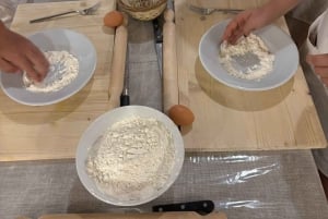 Warsztaty kulinarne: makaron i tiramisù z winem na Piazza Navona