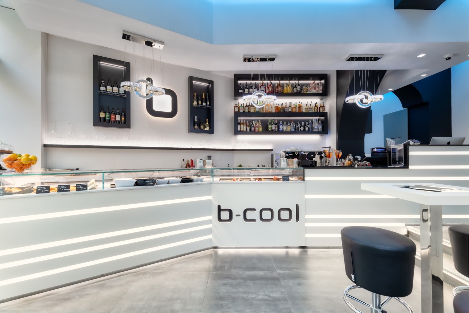 PASTA Restaurant & Cocktail Bar