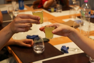 Lezione privata di pasta e tiramisù con vino illimitato