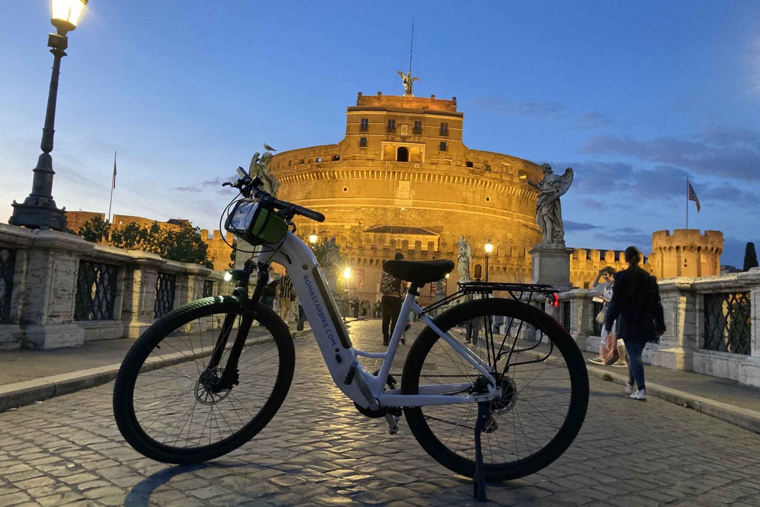 Rome: Night E-Bike Tour with Pizza Option