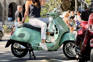 Roma: passeio de 1 hora de Vespa como passageiro com motorista local