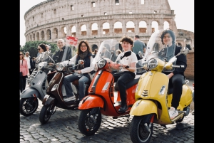 Roma: passeio de 1 hora de Vespa como passageiro com motorista local