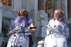 Roma: passeio de 1 hora de Vespa como passageiro com motorista local