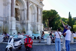 Roma: passeio de 1 hora de Vespa como passageiro com motorista local