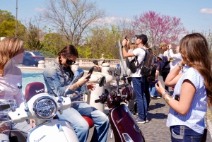 Roma: passeio de 1 hora de Vespa como passageiro com motorista local
