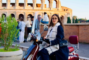Roma: passeio de 1 hora de Vespa como passageiro com motorista local