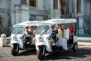 Rome: Private Tuk Tuk Tour with Hotel Pickup and Prosecco