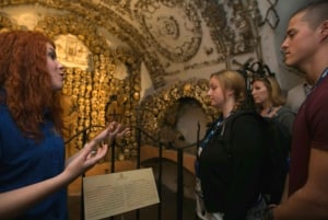 Rzym: Ekspresowa wycieczka z przewodnikiem po kryptach i katakumbach po godzinach