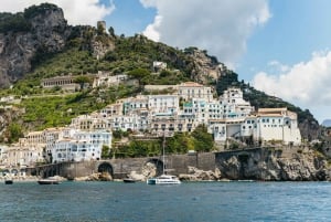 ローマ：アマルフィ海岸＆ポジターノ日帰りツアー（海岸クルーズ付き）