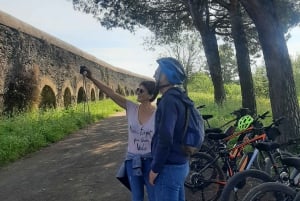 Rom: Appian Way Aqueducts E-Bike Tour & valgfri katakomber