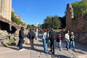 Rome: Ancient Rome Storytelling Tour with Guide