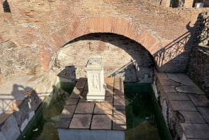 Rome: Ancient Rome Storytelling Tour with Guide