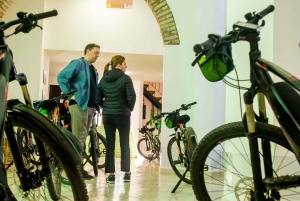 Rome : Excursion en E-Bike sur la Voie Appienne et les Aqueducs et, en option, les Catacombes