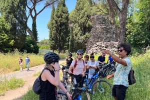Roma: Appia-veien og katakombene ved solnedgang – elsykkel-tur, mat og drikke