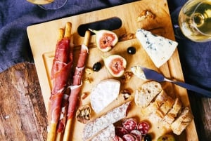 ローマ：アッピア街道 E-バイクツアー カタコンベ、水道橋、食事＋ドリンク