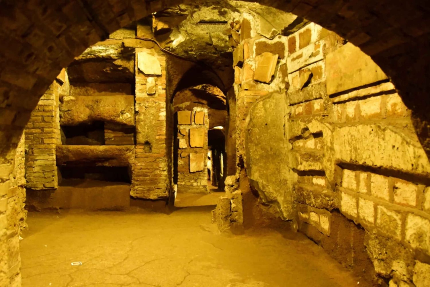 Rome : Visite de la Voie Appienne en voiturette de golf avec entrée dans les catacombes romaines