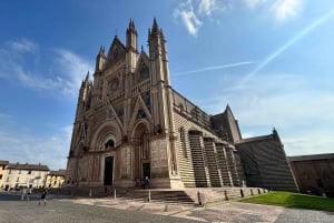 Roma: Visita de un día a Asís, Civita di Bagnoregio y Orvieto