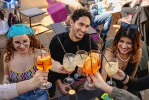 Rome : visite nocturne et tournée des bars guidée avec jeux et karaoké