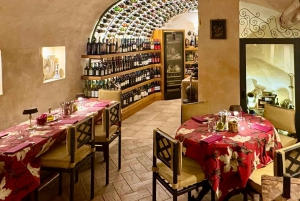 Rome: Chauffeured Tour by Night with Food Tasting and Wine