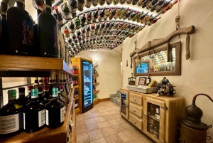 Rome: Chauffeured Tour by Night with Food Tasting and Wine