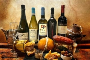 Rome: Chauffeured Tour by Night with Food Tasting and Wine