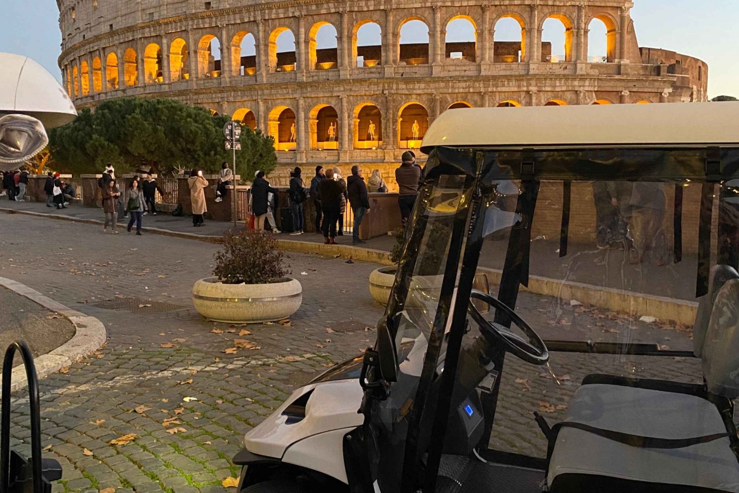 Rome: Night Tour by Golf Cart with Italian Dinner and Gelato