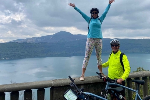 EBike Roman Castles : Papal Palace & Lake (Train from Rome)