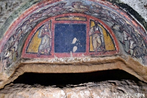Rome: Catacombs Express ENGLISH Guided Tour - SKIP THE LINE