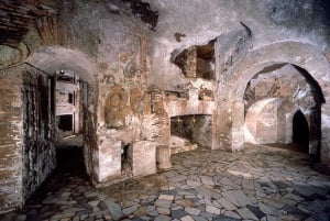 Rome: Catacombs of St. Callixtus Entry Ticket & Guided Tour