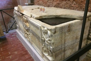 ローマ聖セバスティアヌスの地下墓地入場券とガイド付きツアー