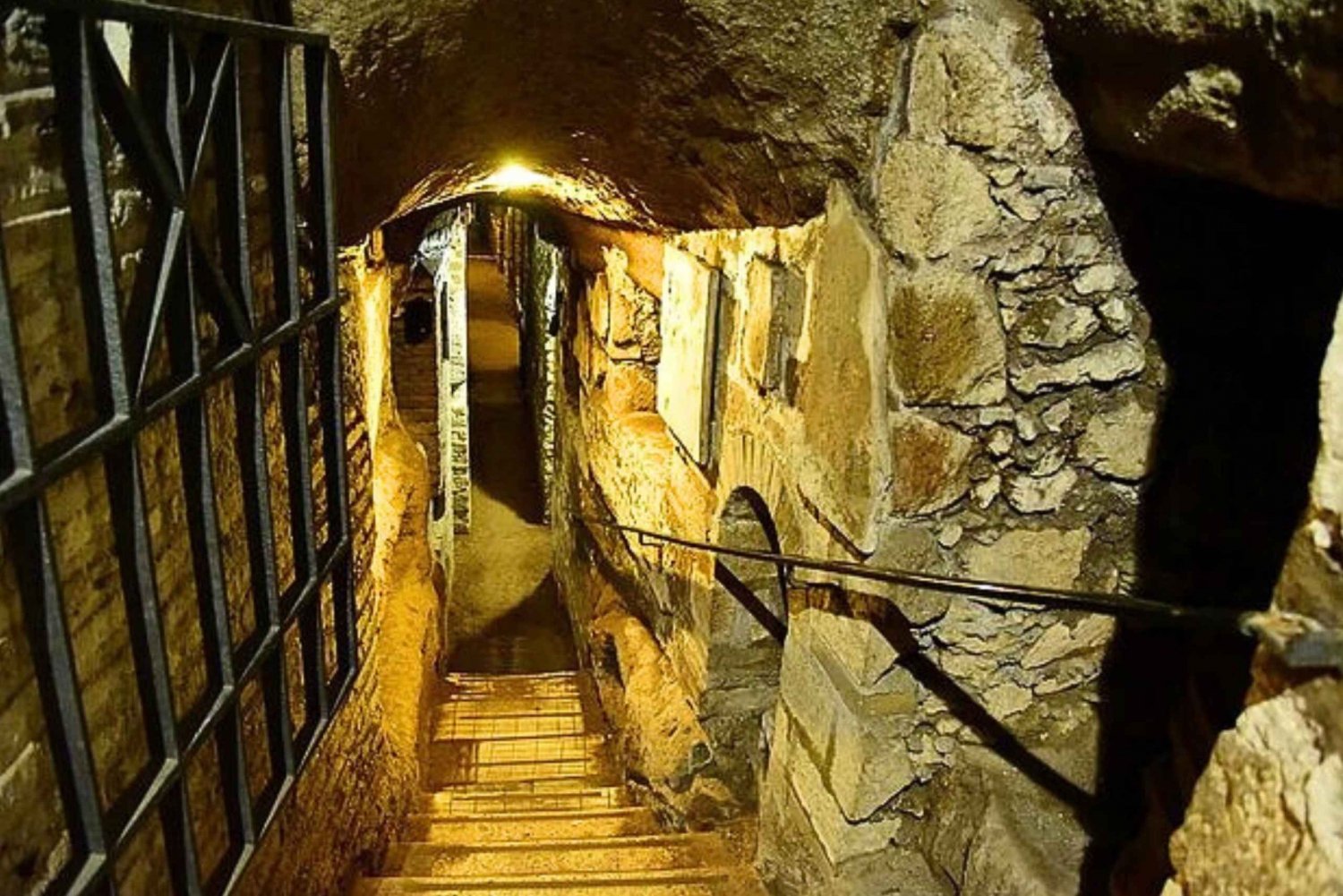 Rome: Catacombs Tour with Private Transfer and Tickets (3h)