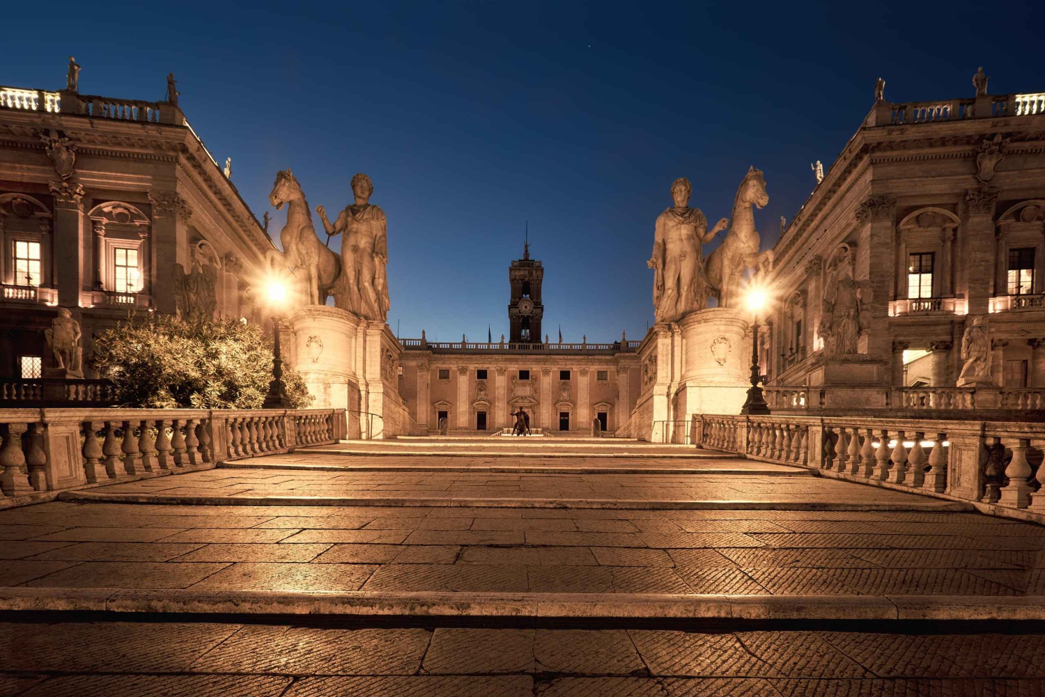 Roma: Tour della città con golf cart di notte